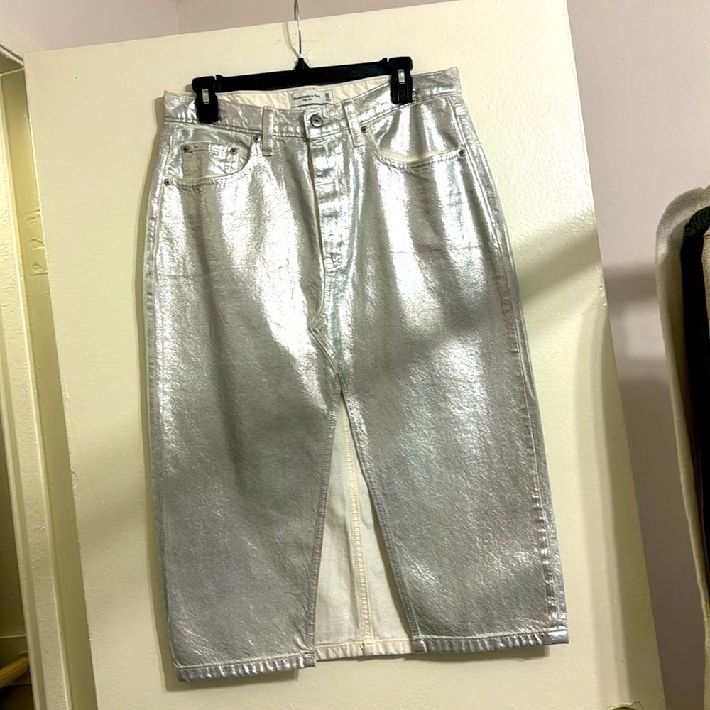 NWOT - Abercrombie & Fitch High Rise Silver Denim Skirt - Size 10/Petite